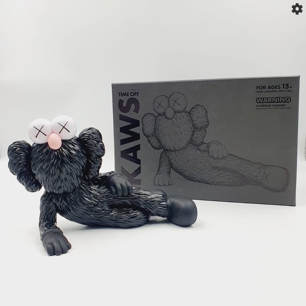 ФИГУРА KAWS TIME OFF BLACK 30 CM